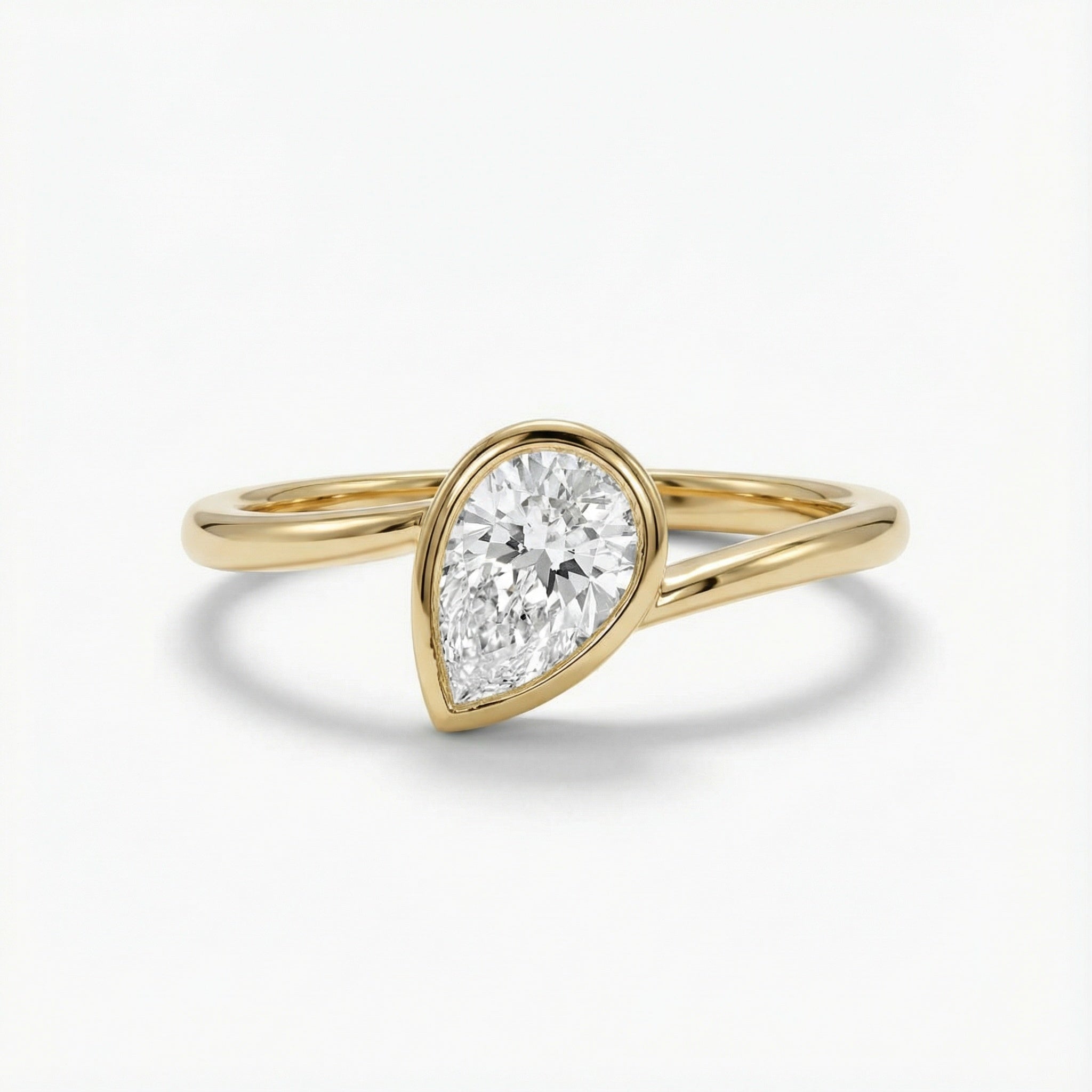 Golden Teardrop 18K Yellow Gold Lab-Grown Diamond Ring
