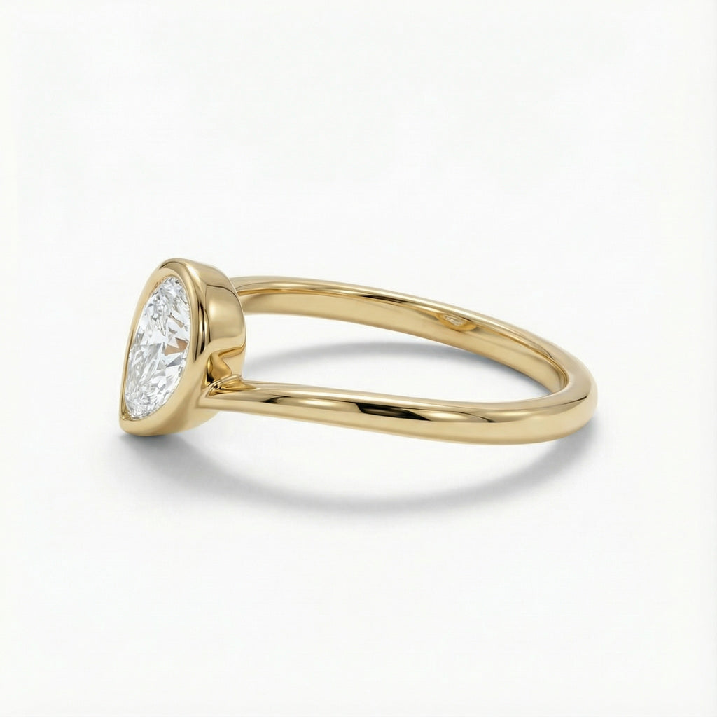 Golden Teardrop 18K Yellow Gold Lab-Grown Diamond Ring