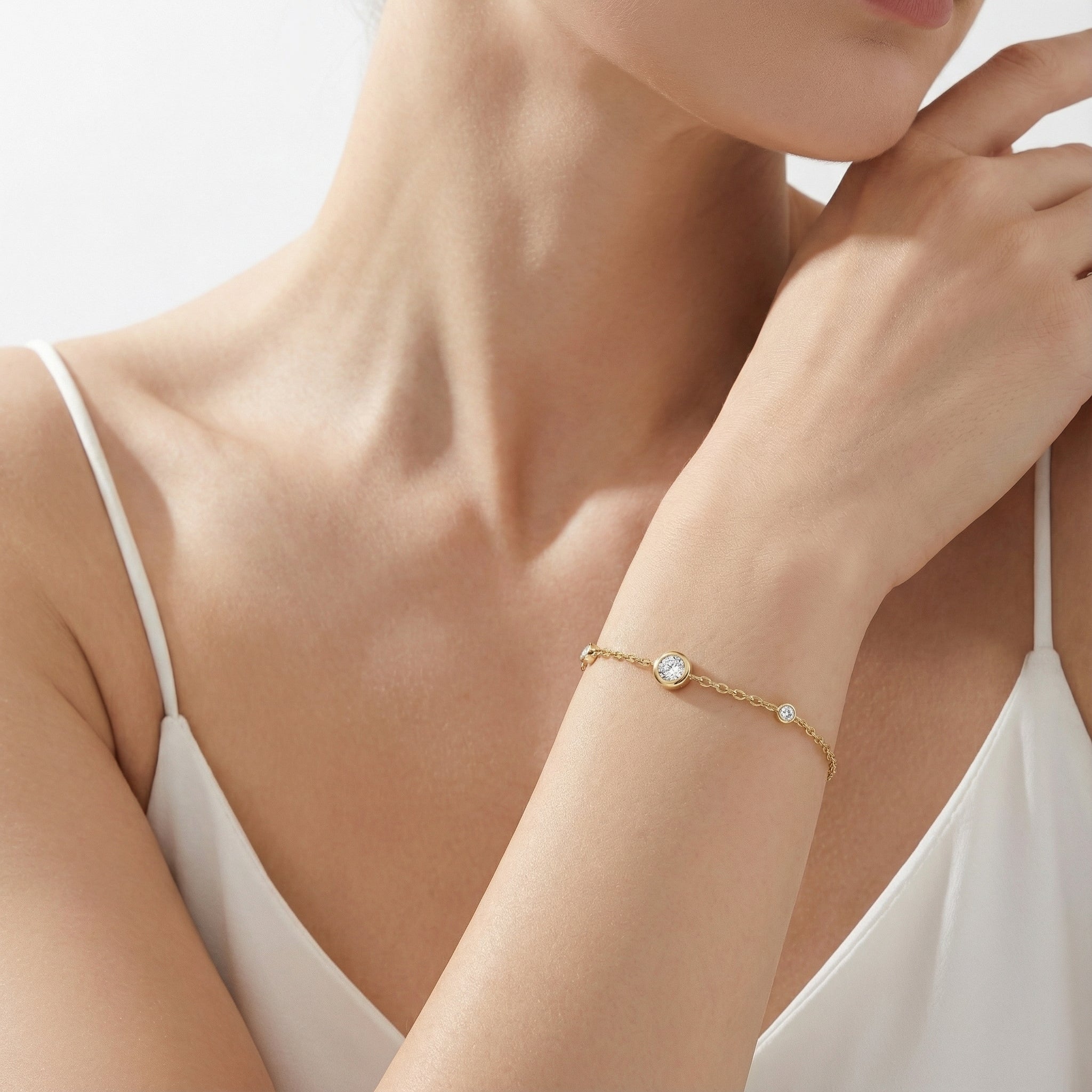 Radiant Light 18K Yellow Gold Lab-Grown Diamond Bracelet