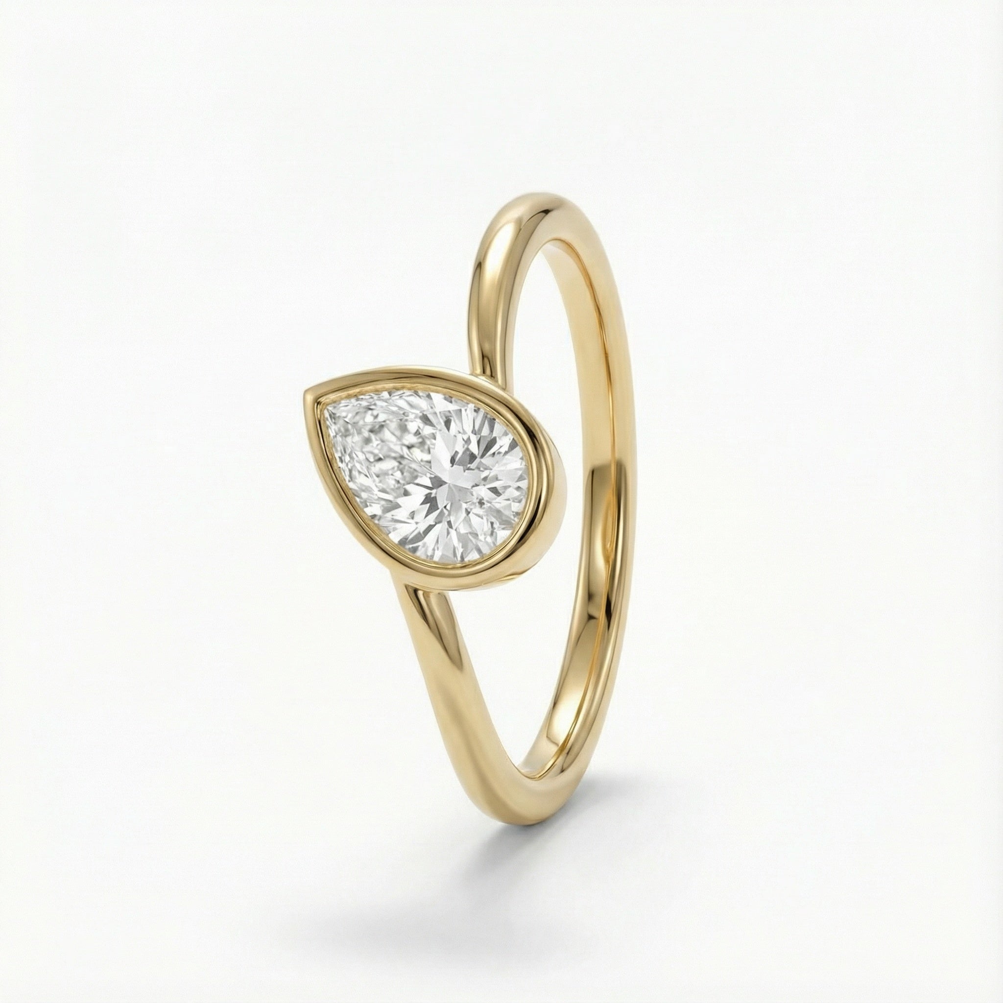 Golden Teardrop 18K Yellow Gold Lab-Grown Diamond Ring