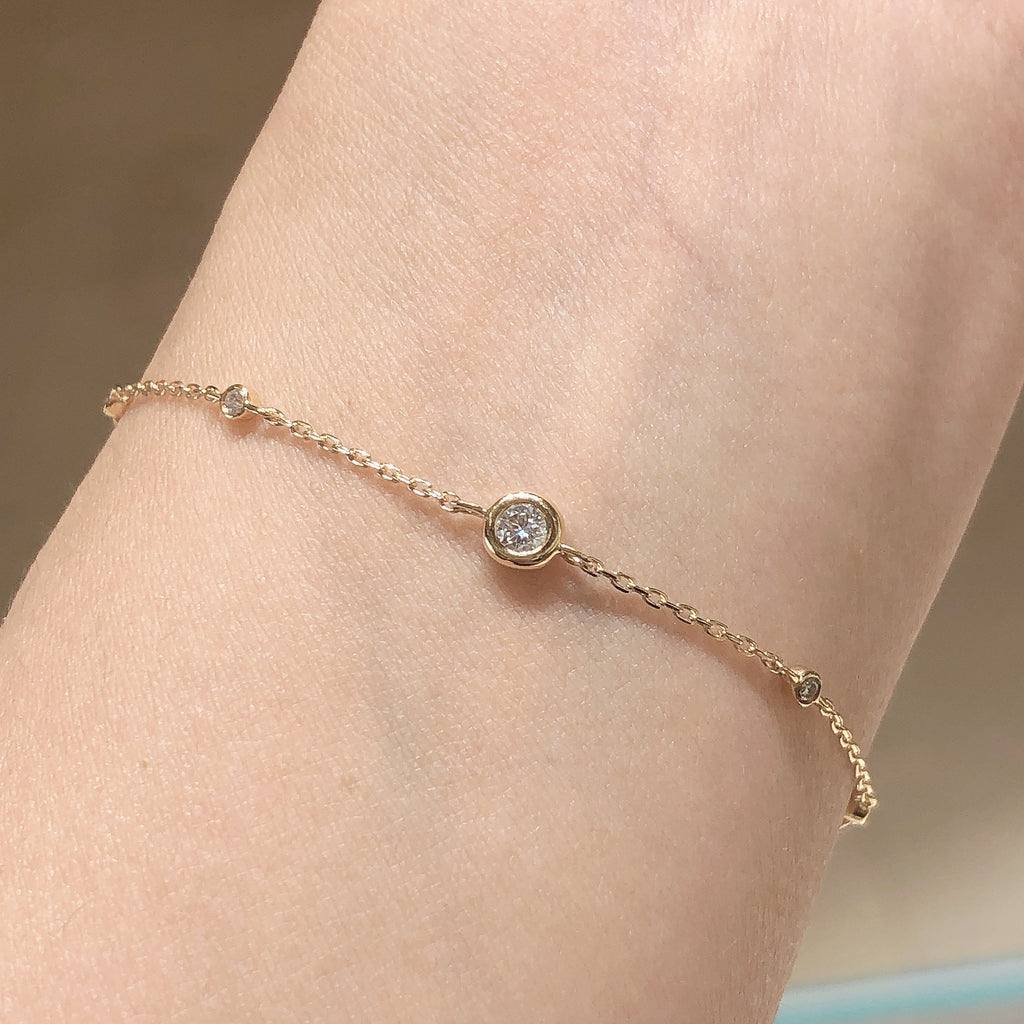 Radiant Light 18K Yellow Gold Lab-Grown Diamond Bracelet