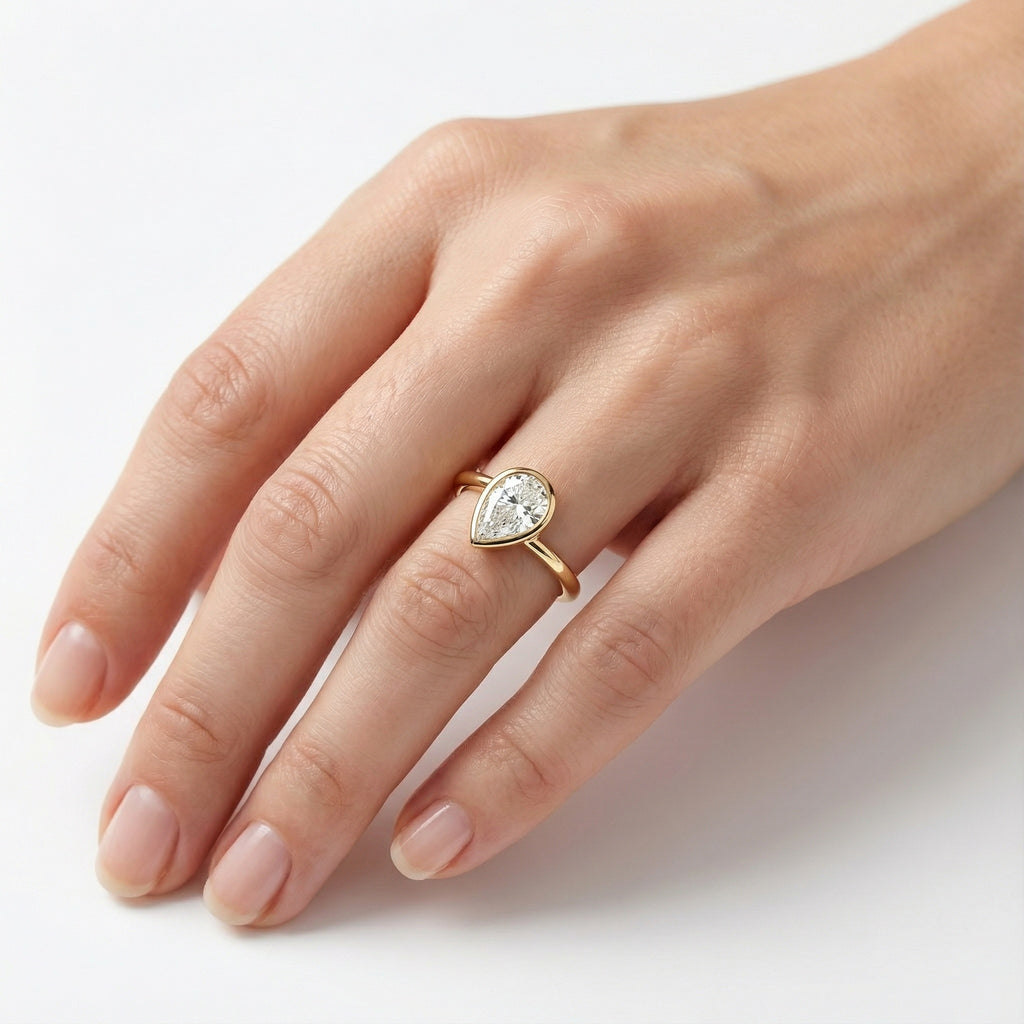 Golden Teardrop 18K Yellow Gold Lab-Grown Diamond Ring